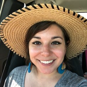 Meet your Posher, Olivia